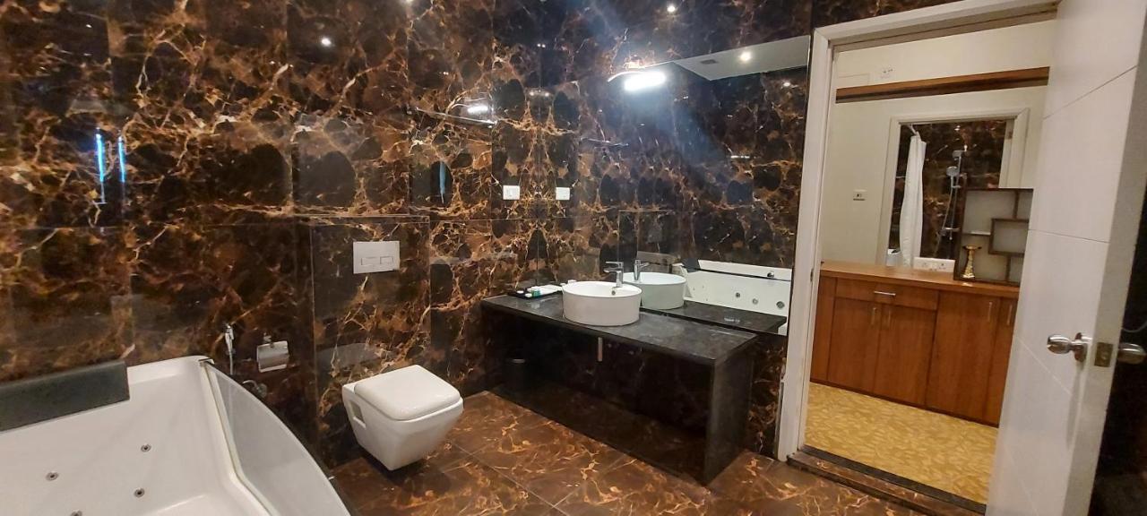 The Windmill Resorts Mālvan Екстериор снимка