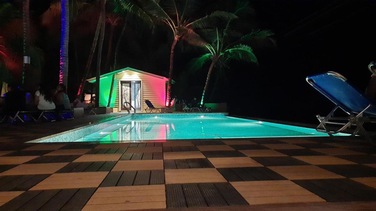 The Windmill Resorts Mālvan Екстериор снимка