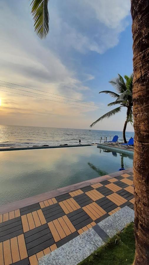 The Windmill Resorts Mālvan Екстериор снимка
