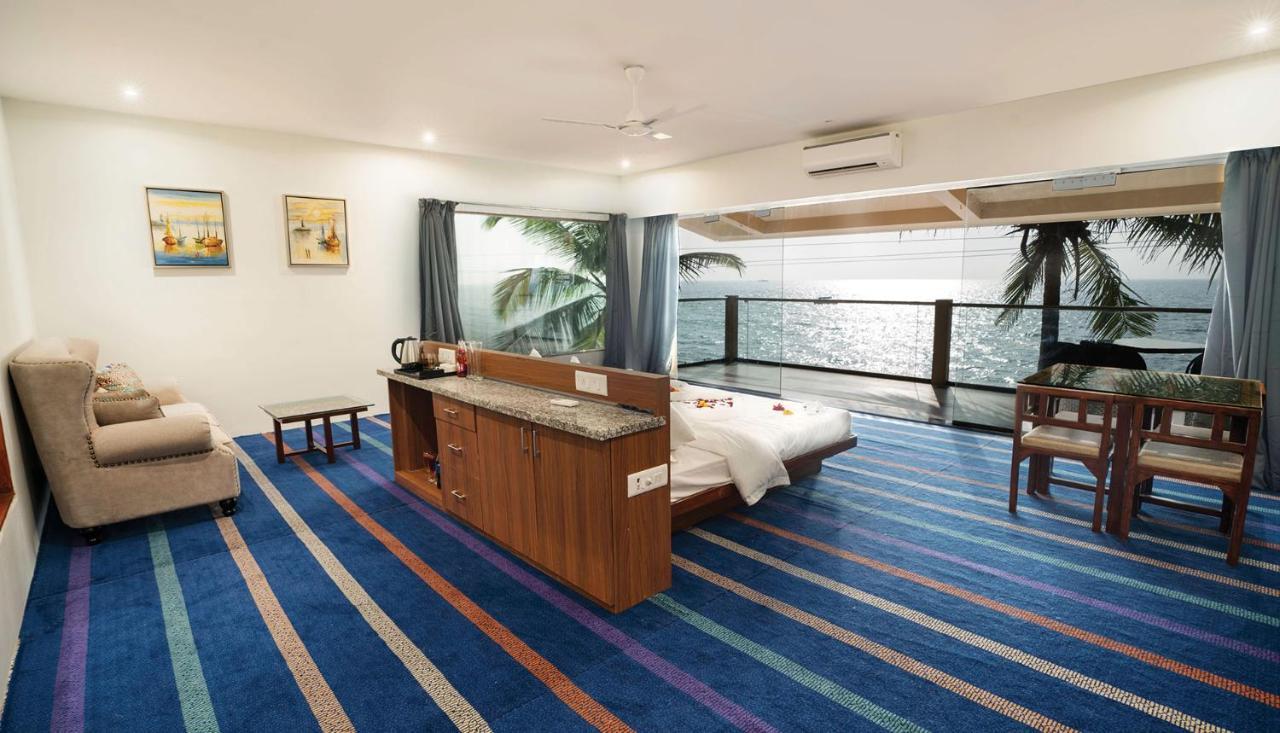 The Windmill Resorts Mālvan Екстериор снимка